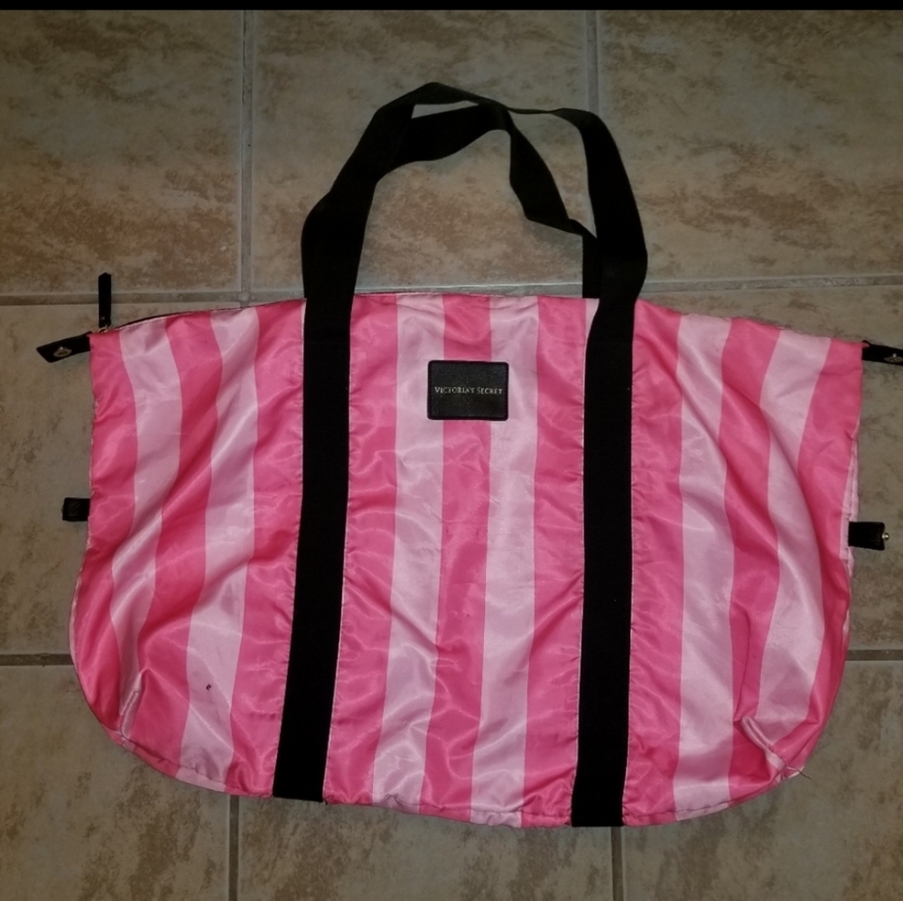 Victoria Secret Pink Duffle Bag - Picture 1 of 1